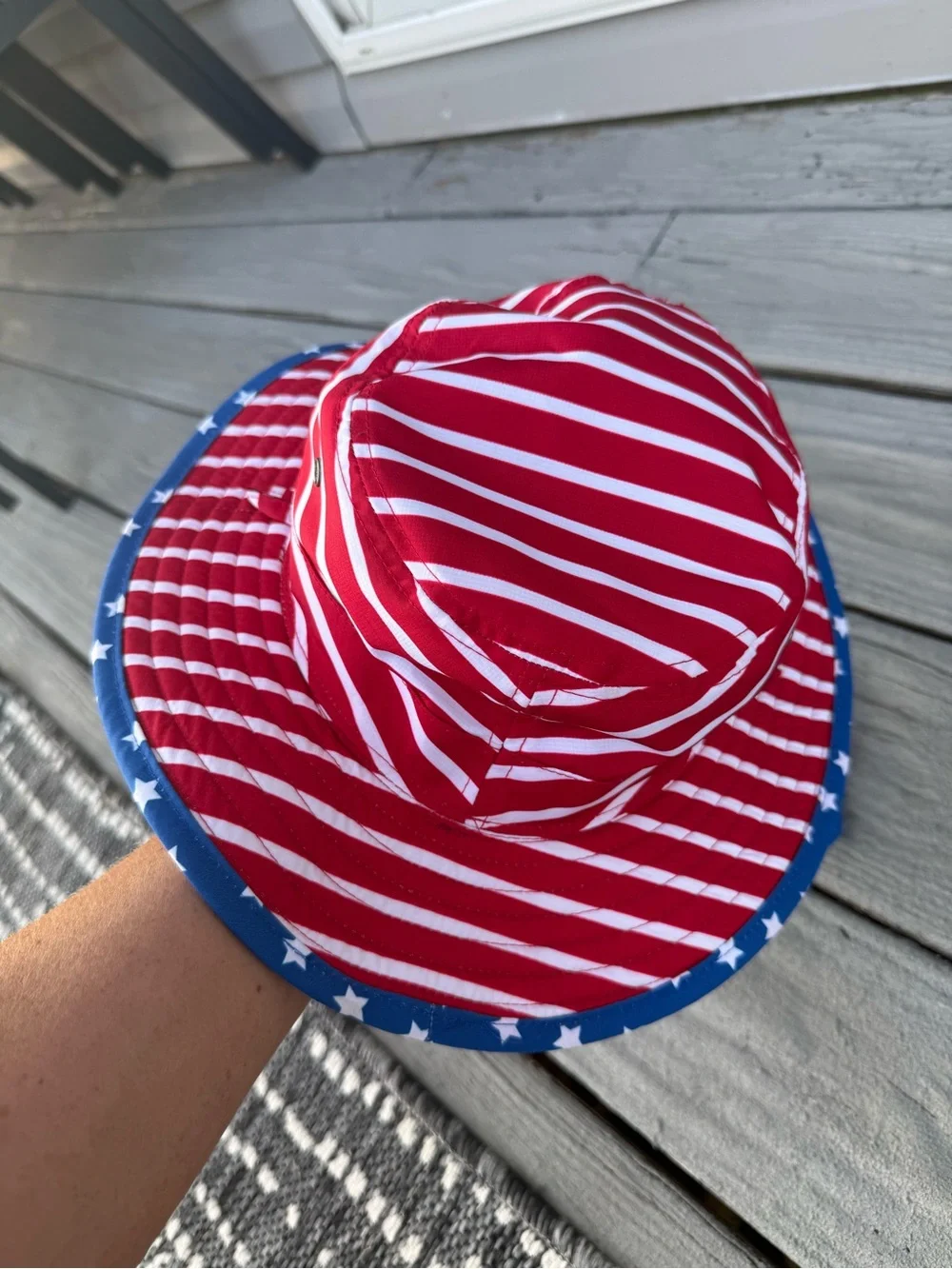 Vineyard Vines youth bucket hat